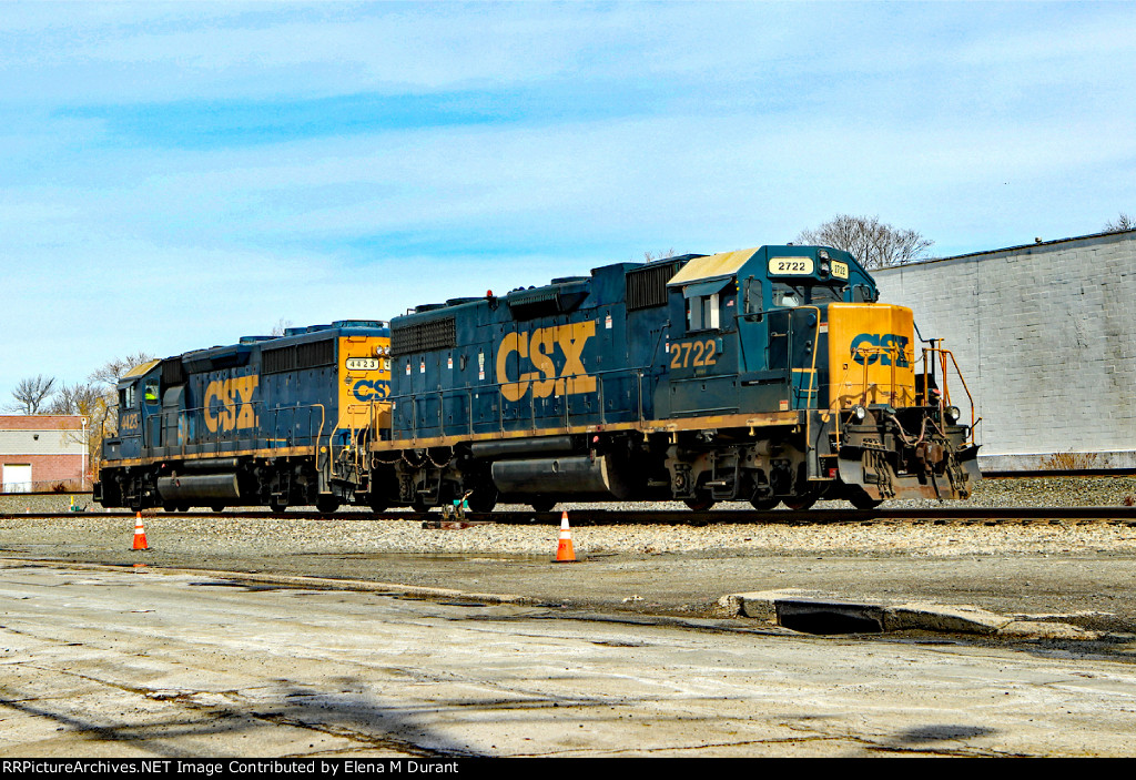 CSX 2722 and CSX 4423